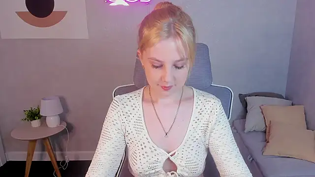Violeta Paul online show from July 2026 12:57:02 AM