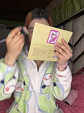 Snapshot of Nana-Komatsu chatting on June 2026 05:06:01 AM Nana-Komatsu online show from June 2026 05:06:01 AM
