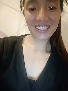 Snapshot of assurl-love chatting on June 2026 06:32:02 PM assurl-love online show from June 2026 06:32:02 PM