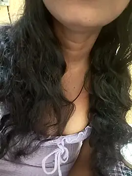 Sexy-Zeenat online show from June 2026 07:22:01 AM