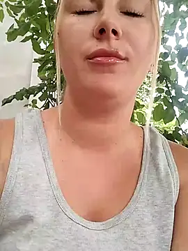 Snapshot of evil_kitty chatting on July 2026 03:26:02 PM evil kitty online show from July 2026 03:26:02 PM