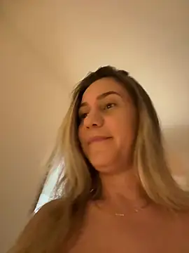 Betinhaalves online show from July 2026 10:25:01 PM