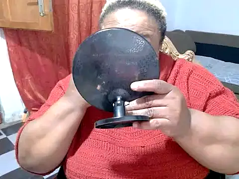 Snapshot of ROSESNICKER00 chatting on June 2026 03:49:02 PM ROSESNICKER00 online show from June 2026 03:49:02 PM