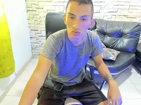 Snapshot of john_santos_ chatting on August 2026 08:52:02 PM john santos online show from August 2026 08:52:02 PM