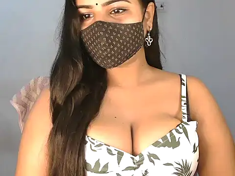 Snapshot of Curvy_Deepa chatting on June 2026 06:18:02 PM Curvy Deepa online show from June 2026 06:18:02 PM