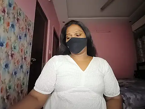 Snapshot of Meenakshy chatting on June 2026 04:11:02 PM Meenakshy online show from June 2026 04:11:02 PM