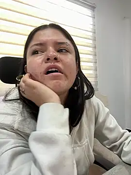 Snapshot of Camila_Duarte_2 chatting on June 2026 01:30:01 PM Camila Duarte 2 online show from June 2026 01:30:01 PM