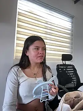 Snapshot of Camila_Duarte_2 chatting on June 2026 01:23:02 PM Camila Duarte 2 online show from June 2026 01:23:02 PM