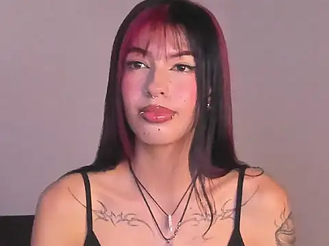 Snapshot of EvaBenely_ chatting on July 2026 06:53:02 AM EvaBenely online show from July 2026 06:53:02 AM