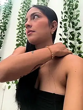 Snapshot of SophiCastro09_ chatting on June 2026 01:32:01 PM SophiCastro09 online show from June 2026 01:32:01 PM