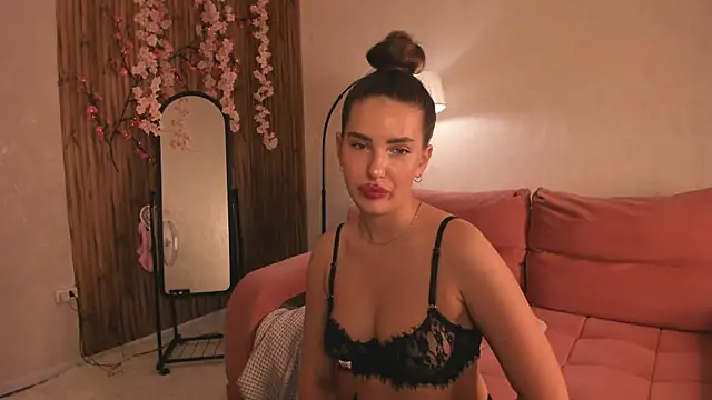 Snapshot of Bella__Kallen chatting on July 2026 09:27:01 AM Bella Kallen online show from July 2026 09:27:01 AM