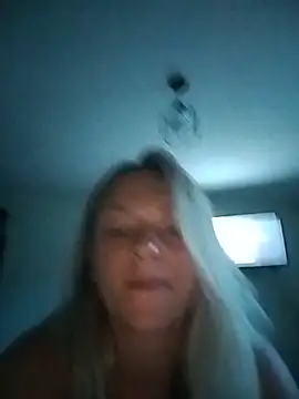 NinaHola online show from June 2026 07:41:02 PM