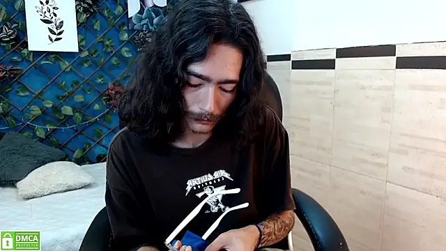 Snapshot of bigcock_robert chatting on July 2026 04:43:02 PM bigcock robert online show from July 2026 04:43:02 PM