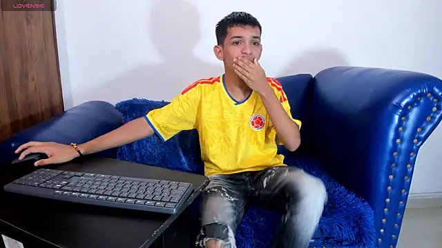 littlecum18 online show from July 2026 12:22:02 PM