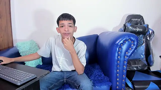 littlecum18 online show from July 2026 12:40:01 PM
