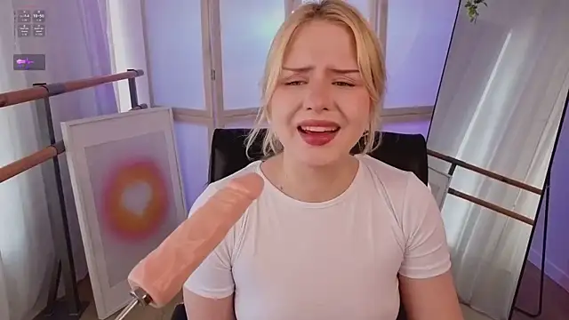 BlondeCrush   online show from June 2026 02:05:02 PM