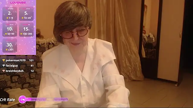 Snapshot of Sharon_Amore chatting on December 2024 03:31:01 PM Sharon Amore online show from December 2024 03:31:01 PM