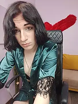 MickeQuinee online show from June 2026 11:26:02 AM