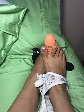 prettytoesfreak online show from June 2026 07:39:01 PM