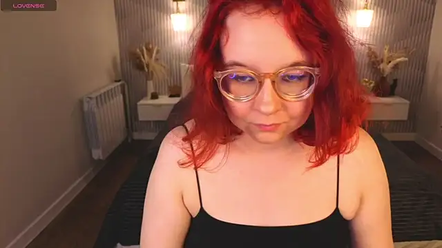 Snapshot of Aleks-casterrr chatting on June 2026 05:17:02 PM Aleks-casterrr online show from June 2026 05:17:02 PM