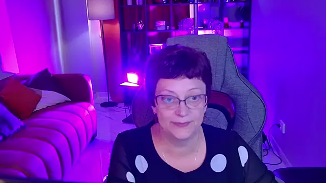 IsoldeMirevain online show from June 2026 10:57:02 AM