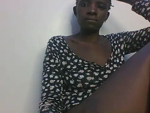 Snapshot of ebonypetite2 chatting on June 2026 03:33:01 PM ebonypetite2 online show from June 2026 03:33:01 PM