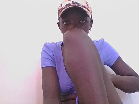 Snapshot of ebonypetite2 chatting on June 2026 12:22:01 PM ebonypetite2 online show from June 2026 12:22:01 PM