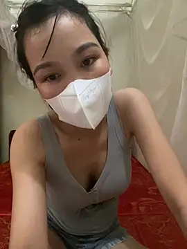 Snapshot of -Thuylove- chatting on June 2026 06:52:01 AM -Thuylove- online show from June 2026 06:52:01 AM