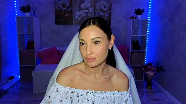 NikoleMills online show from June 2026 06:05:02 AM