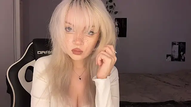 Velvets Vixens01 online show from June 2026 05:50:01 PM