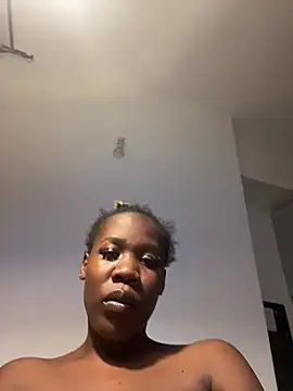 Snapshot of Sweet-Sandrah chatting on July 2026 12:13:01 AM Sweet-Sandrah online show from July 2026 12:13:01 AM