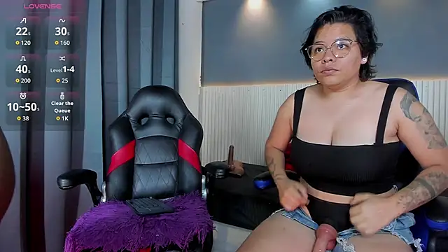 Snapshot of Paradisselaa chatting on June 2026 12:48:01 PM Paradisselaa online show from June 2026 12:48:01 PM