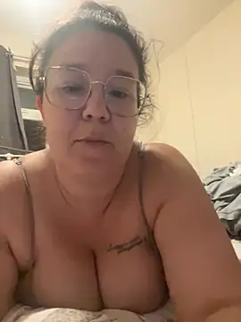 Snapshot of curvymayaxo chatting on June 2026 10:10:01 PM curvymayaxo online show from June 2026 10:10:01 PM