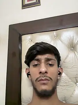 ronnnnn718 online show from June 2026 07:27:02 PM