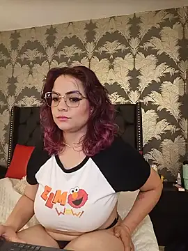 Aurora Luxx online show from July 2026 07:39:01 PM