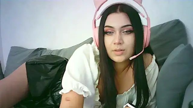 Snapshot of LolaBunnytx chatting on June 2026 11:46:01 AM LolaBunnytx online show from June 2026 11:46:01 AM