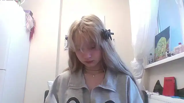Snapshot of DinaKolter chatting on June 2026 04:19:02 PM DinaKolter online show from June 2026 04:19:02 PM