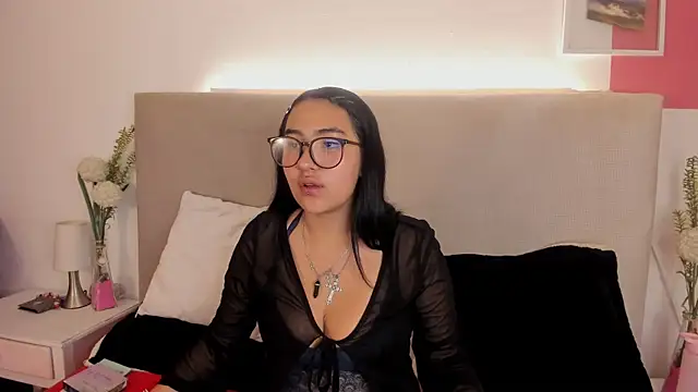 Snapshot of SariBm chatting on June 2026 07:16:02 PM SariBm online show from June 2026 07:16:02 PM