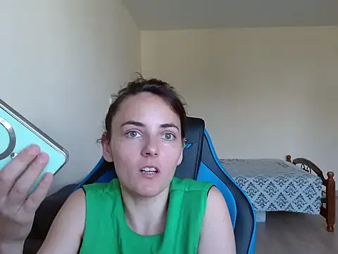 Snapshot of OliviaTheS chatting on June 2026 09:25:01 AM OliviaTheS online show from June 2026 09:25:01 AM