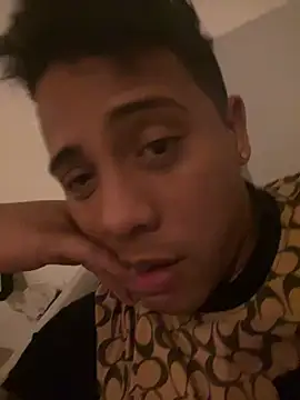 Snapshot of Alejandro_and_Deiby chatting on July 2026 01:10:02 AM Alejandro and Deiby online show from July 2026 01:10:02 AM