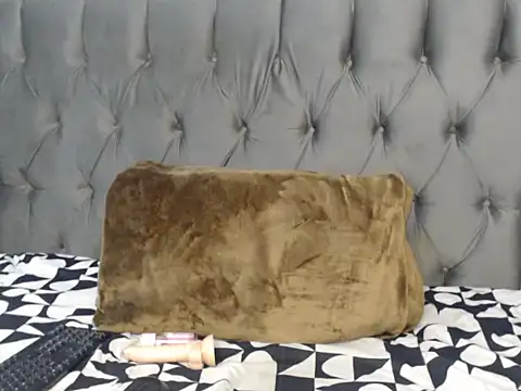 Loyal Alisha online show from June 2026 05:17:02 PM