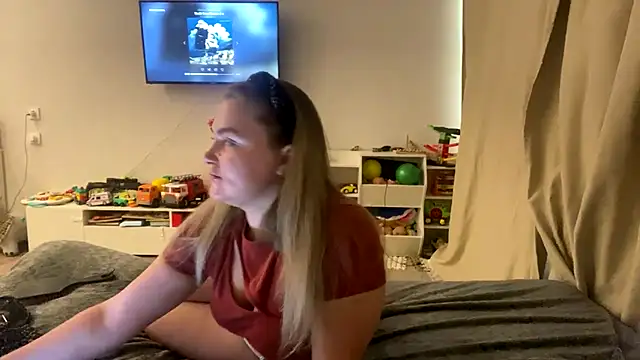 BellaKiss  online show from June 2026 04:00:01 PM