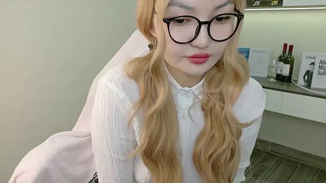 Snapshot of sakuraclover chatting on June 2026 05:12:01 AM sakuraclover online show from June 2026 05:12:01 AM