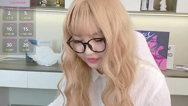 Snapshot of sakuraclover chatting on July 2026 12:13:01 PM sakuraclover online show from July 2026 12:13:01 PM