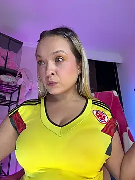 Snapshot of SaraAvila chatting on June 2026 04:02:02 AM SaraAvila online show from June 2026 04:02:02 AM