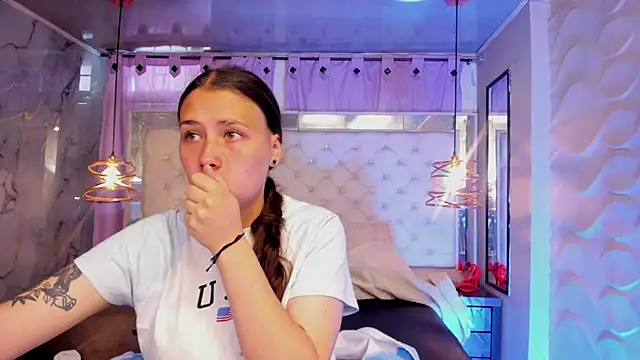 Snapshot of Tifanny-Val chatting on June 2026 01:10:01 PM Tifanny-Val online show from June 2026 01:10:01 PM