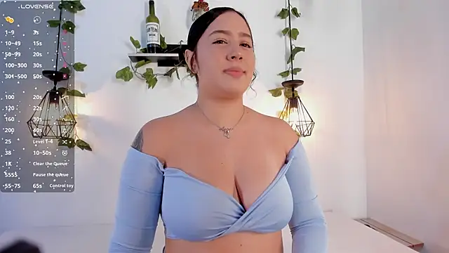 Snapshot of aisha_duque_ chatting on June 2026 07:40:01 PM aisha duque online show from June 2026 07:40:01 PM