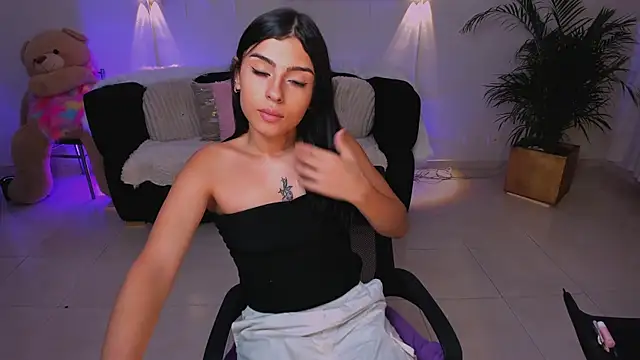 Snapshot of Susy_Doll1 chatting on July 2026 03:18:02 PM Susy Doll1 online show from July 2026 03:18:02 PM