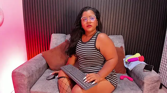 Snapshot of Mommy_Big_Ass chatting on June 2026 08:55:02 PM Mommy Big Ass online show from June 2026 08:55:02 PM