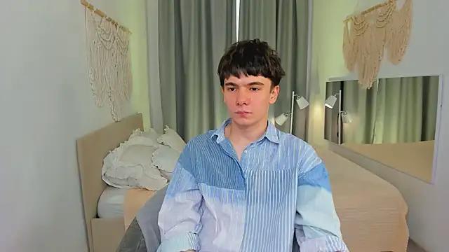 Snapshot of Ethan_Crowe chatting on July 2026 10:58:02 AM Ethan Crowe online show from July 2026 10:58:02 AM